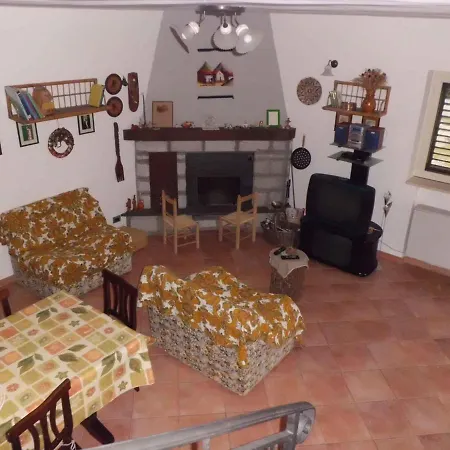 Holiday In Vaglio Basilicata 20974 Дом отдыха *
